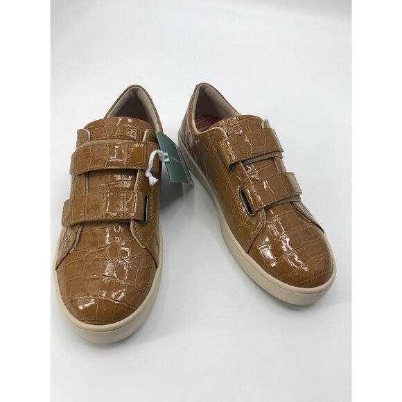 Revitalign Malibu Bella Orthotic Patent Strap Sneaker Tan Croc 9.5D Wide NEW - Picture 1 of 7